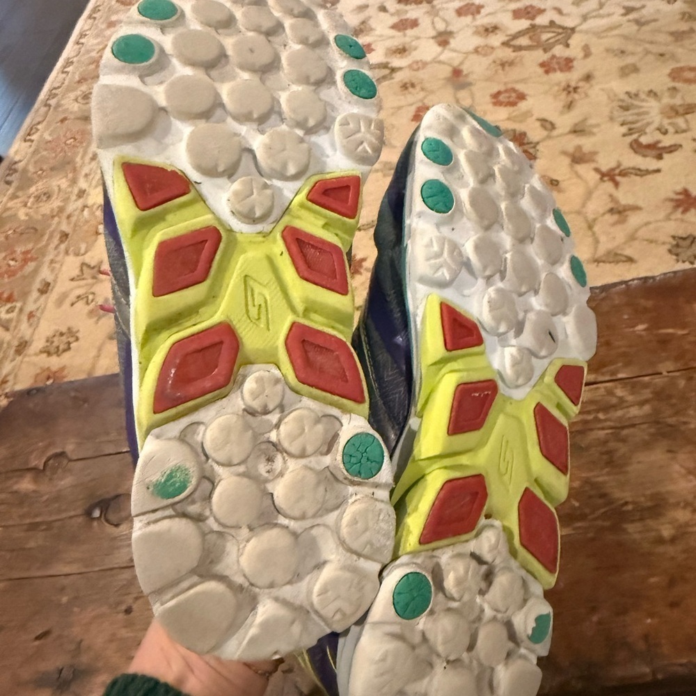 🔥 Closet Sale — 3 for $25 / 5 for $40 - Skechers Girls Sneakers Size 6.5 - Picture 4 of 5